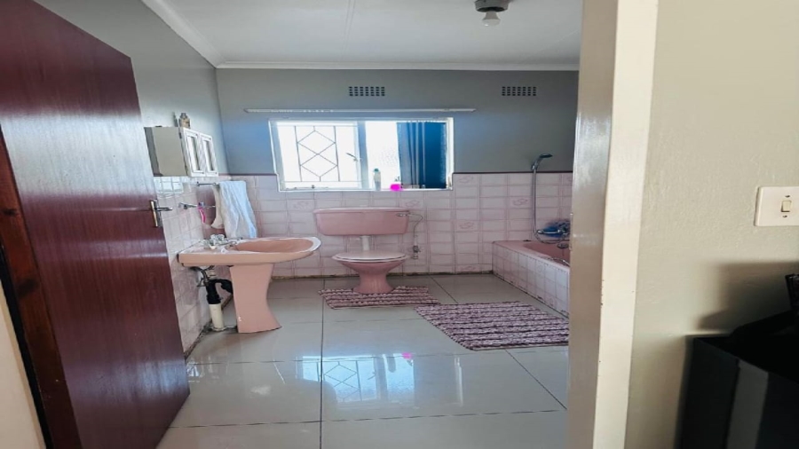 3 Bedroom Property for Sale in Vanderbijlpark SE 6 Gauteng