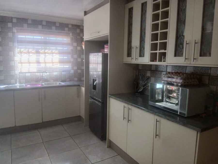 3 Bedroom Property for Sale in Mohlakeng Gauteng