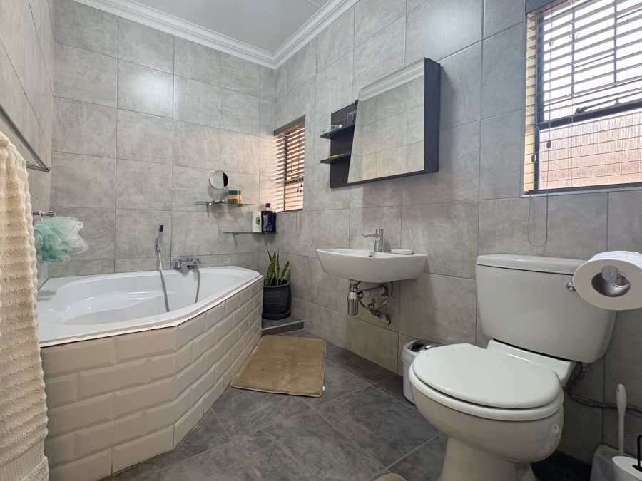 4 Bedroom Property for Sale in Wonderboom Gauteng