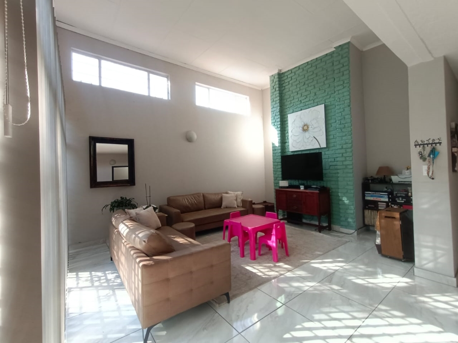 3 Bedroom Property for Sale in Vanderbijlpark SW 5 Gauteng