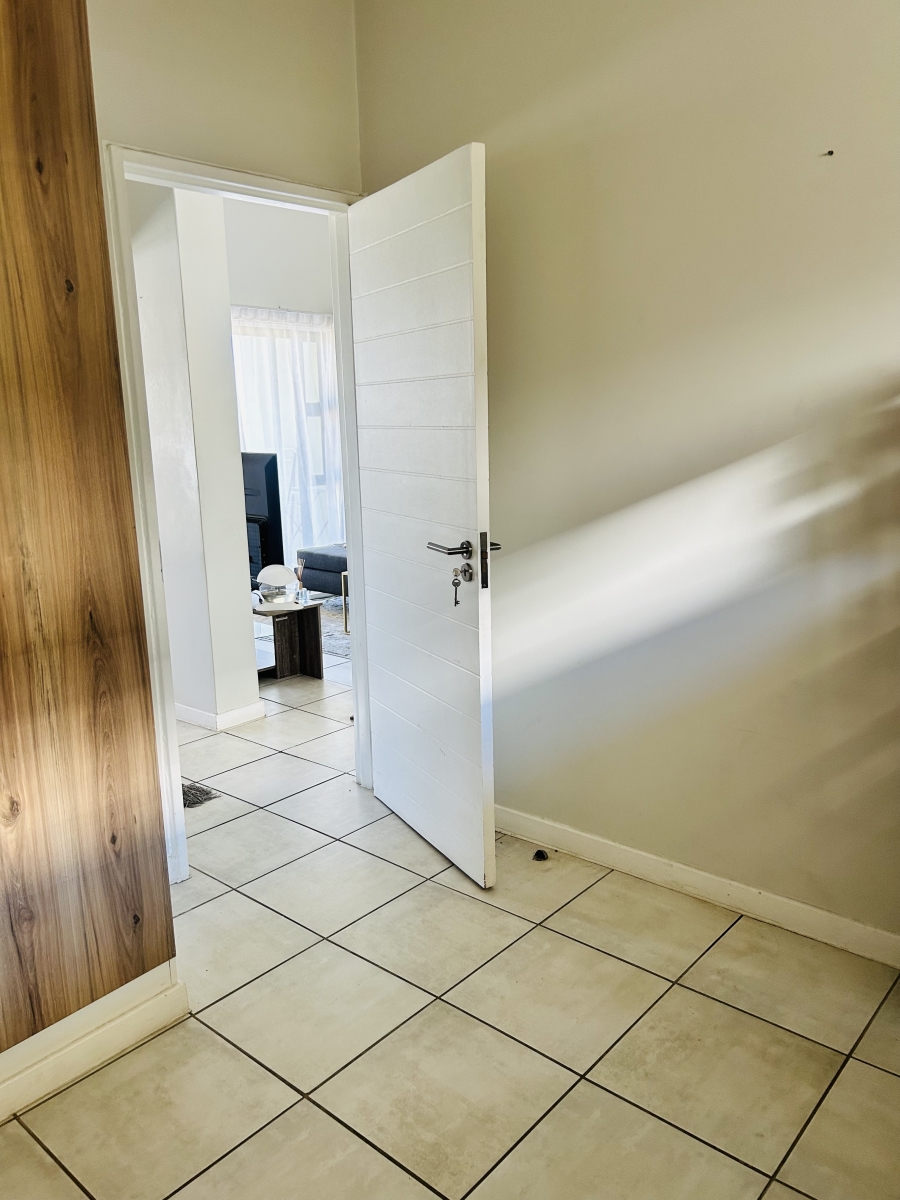 To Let 2 Bedroom Property for Rent in Witfield Gauteng