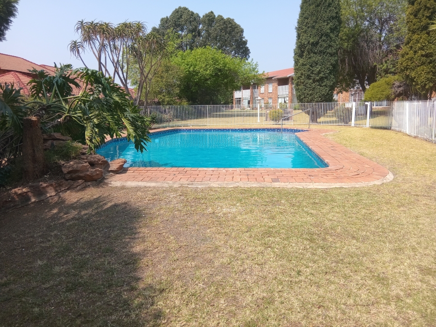 To Let 2 Bedroom Property for Rent in Edleen Gauteng