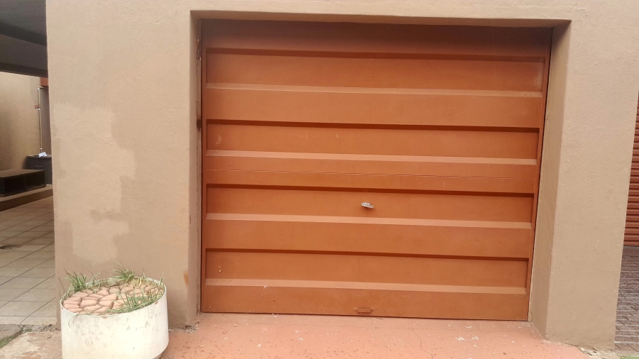 To Let 3 Bedroom Property for Rent in Birch Acres Gauteng