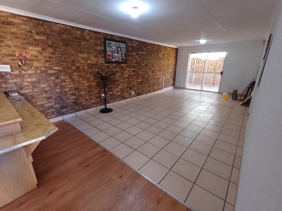 3 Bedroom Property for Sale in Homelake Gauteng