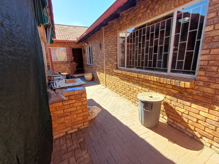 3 Bedroom Property for Sale in Homelake Gauteng