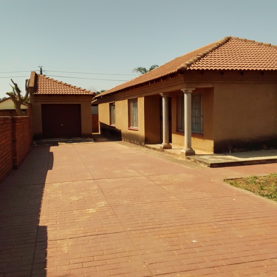3 Bedroom Property for Sale in Lindo Park Gauteng