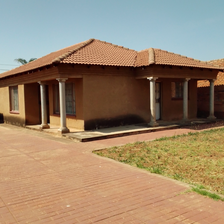 3 Bedroom Property for Sale in Lindo Park Gauteng