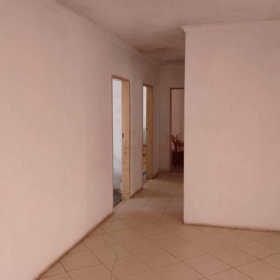 3 Bedroom Property for Sale in Lindo Park Gauteng