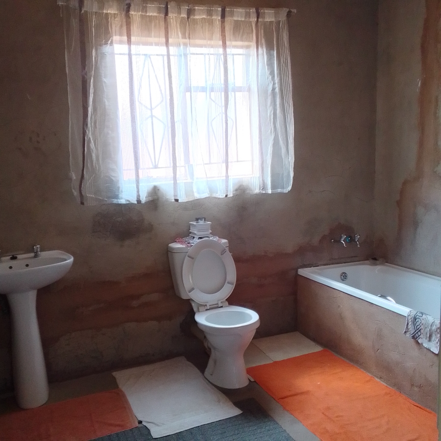 3 Bedroom Property for Sale in Lindo Park Gauteng