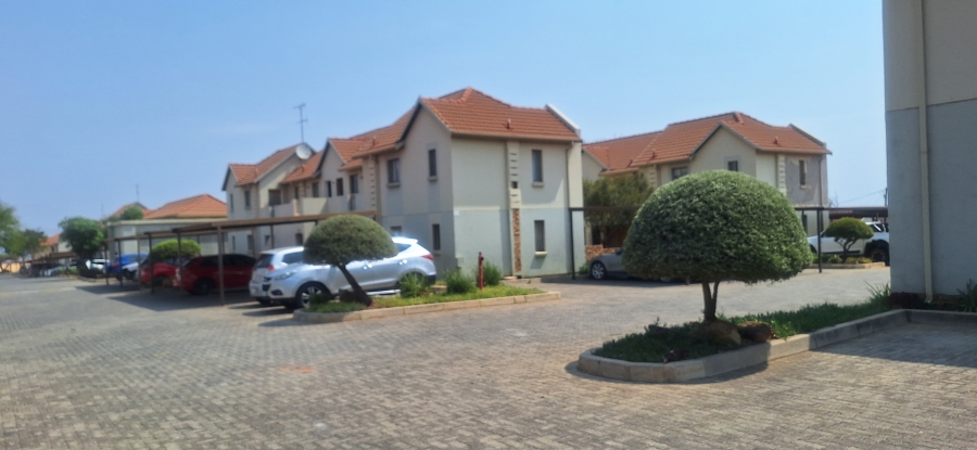 2 Bedroom Property for Sale in Esther Park Gauteng
