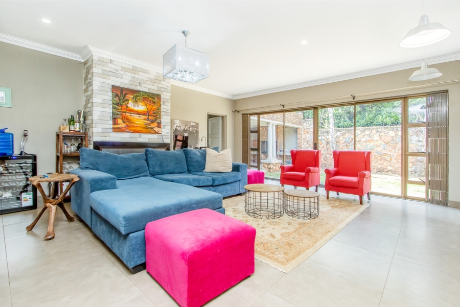 7 Bedroom Property for Sale in Linden Gauteng