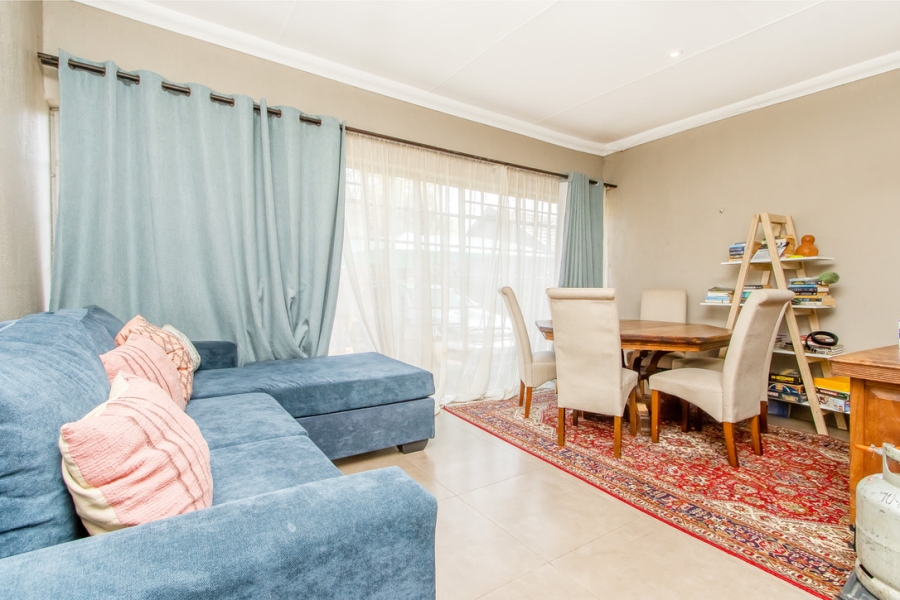 7 Bedroom Property for Sale in Linden Gauteng