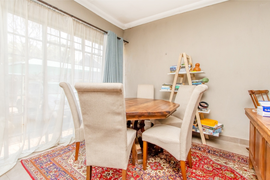 7 Bedroom Property for Sale in Linden Gauteng
