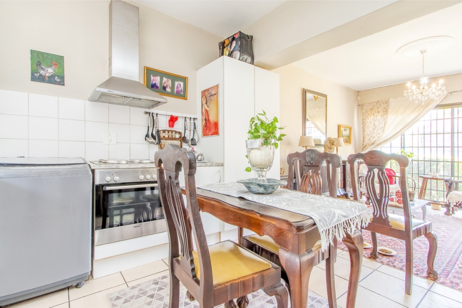 7 Bedroom Property for Sale in Linden Gauteng