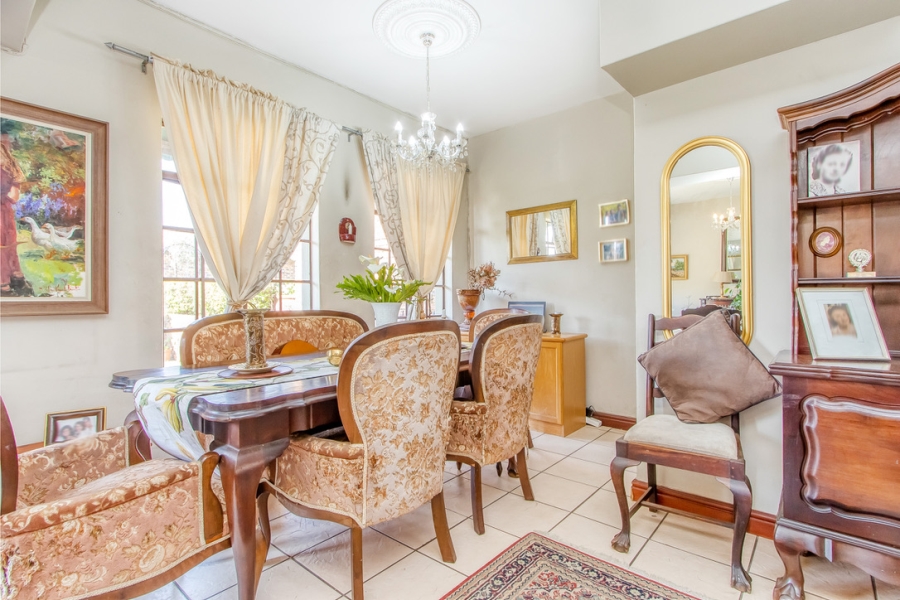 7 Bedroom Property for Sale in Linden Gauteng