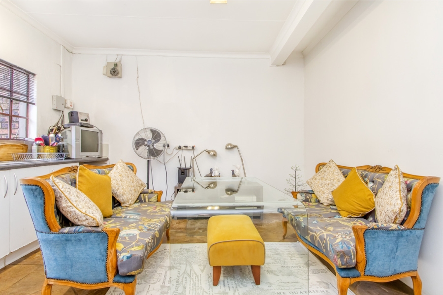 7 Bedroom Property for Sale in Linden Gauteng