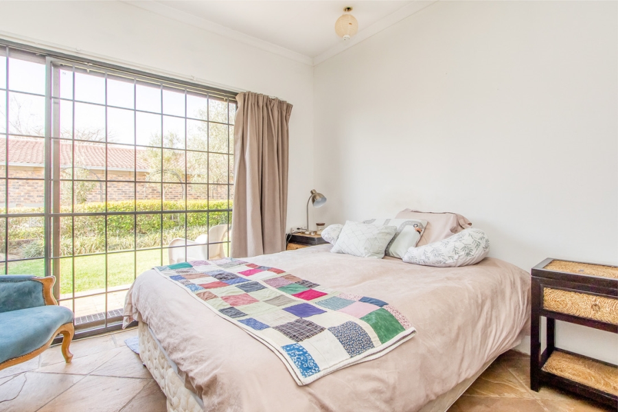7 Bedroom Property for Sale in Linden Gauteng