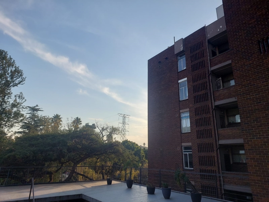 2 Bedroom Property for Sale in Kew Gauteng