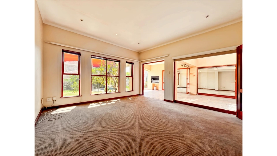 3 Bedroom Property for Sale in Lonehill Gauteng