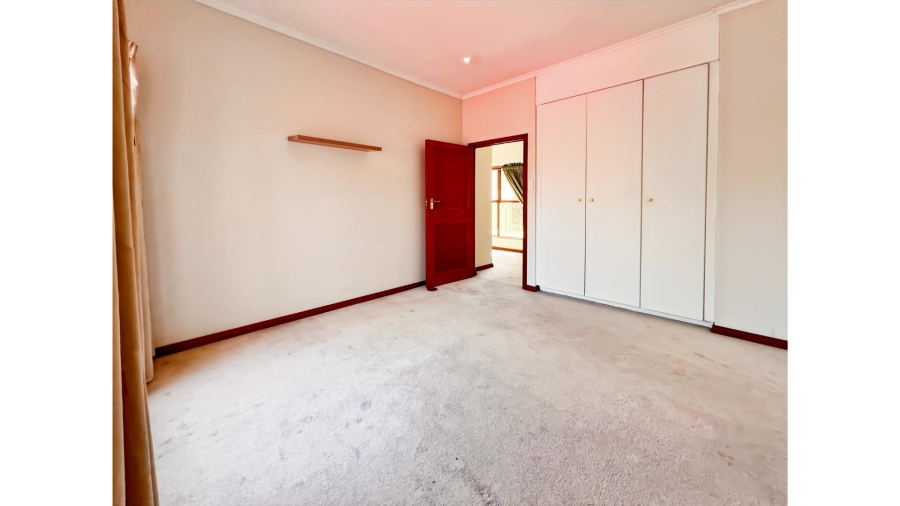 3 Bedroom Property for Sale in Lonehill Gauteng