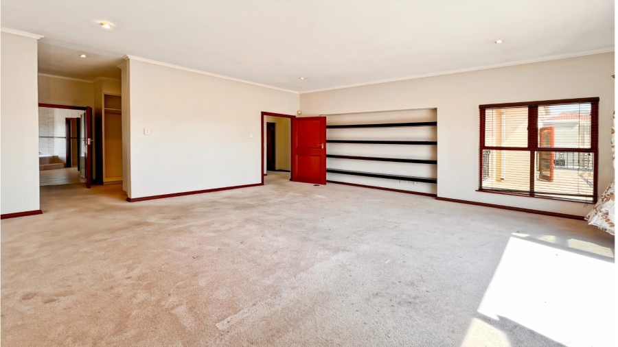 3 Bedroom Property for Sale in Lonehill Gauteng