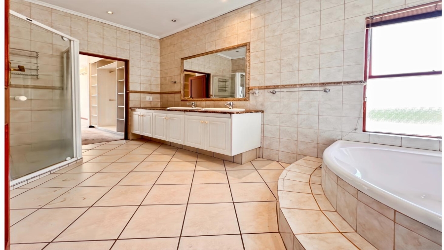 3 Bedroom Property for Sale in Lonehill Gauteng