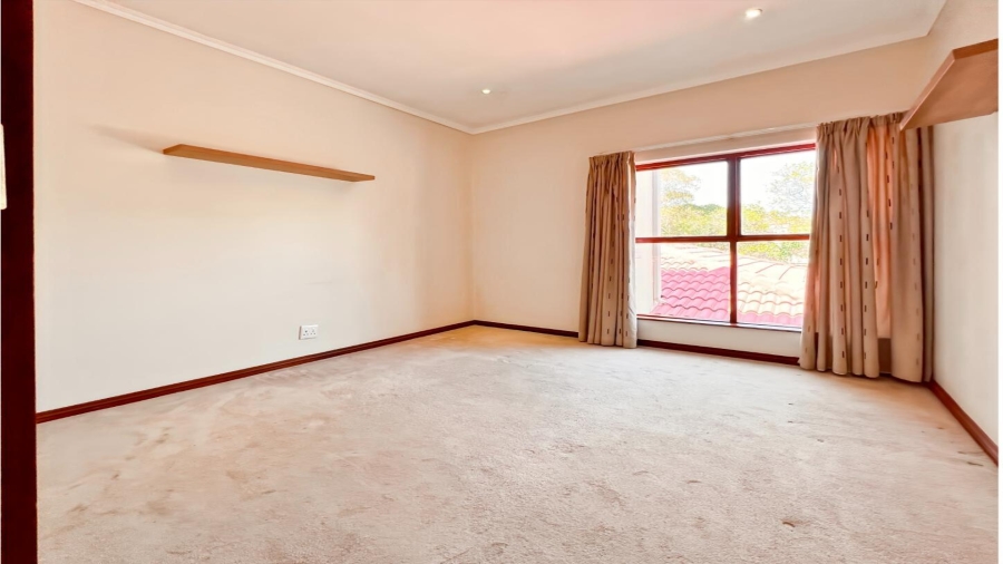 3 Bedroom Property for Sale in Lonehill Gauteng