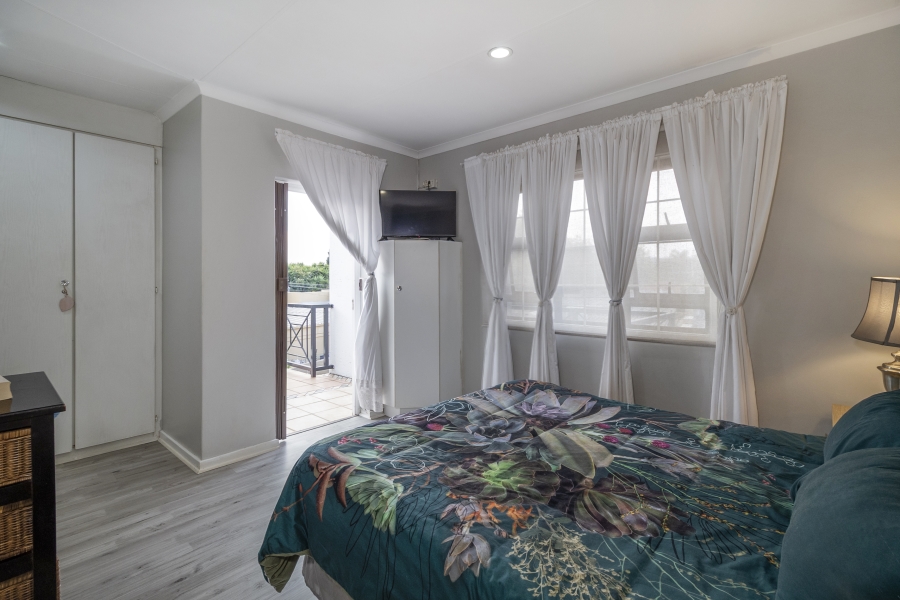 3 Bedroom Property for Sale in Faerie Glen Gauteng