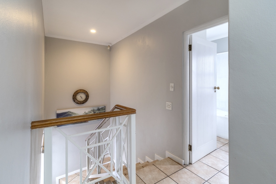 3 Bedroom Property for Sale in Faerie Glen Gauteng