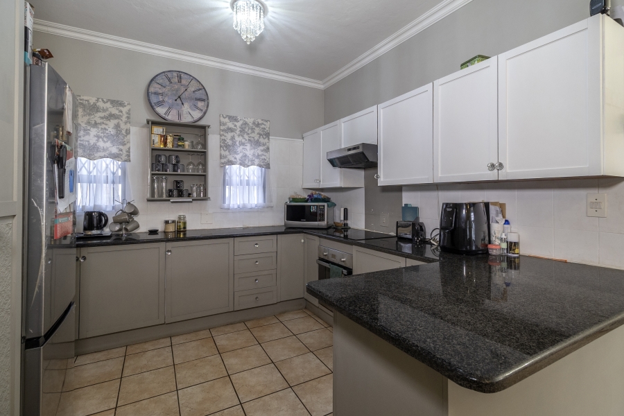 3 Bedroom Property for Sale in Faerie Glen Gauteng