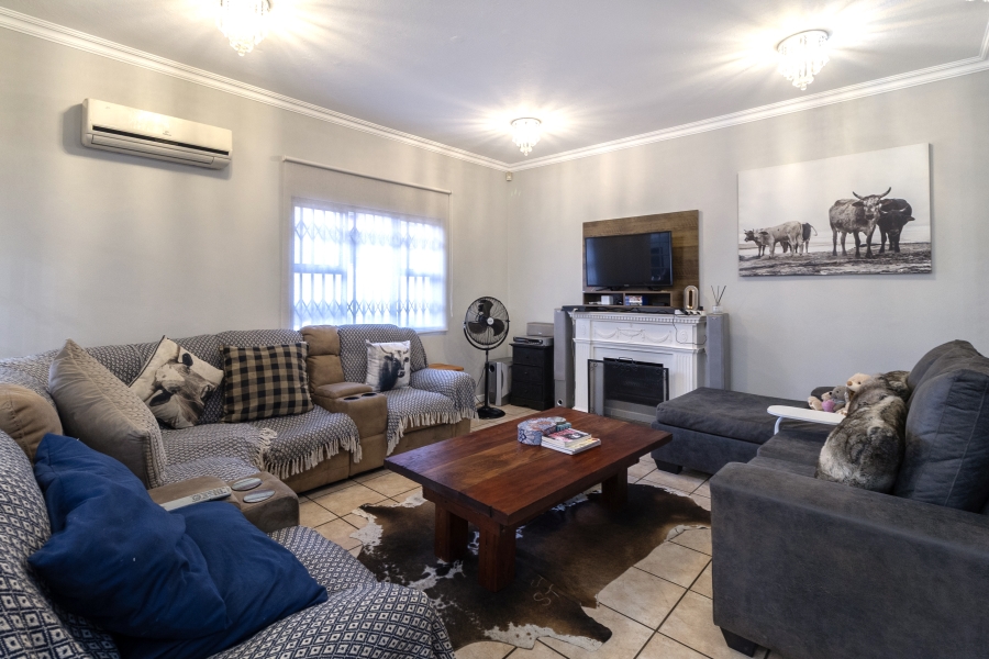 3 Bedroom Property for Sale in Faerie Glen Gauteng