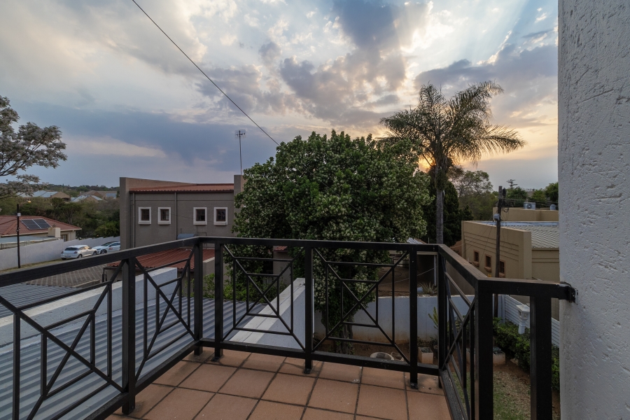 3 Bedroom Property for Sale in Faerie Glen Gauteng