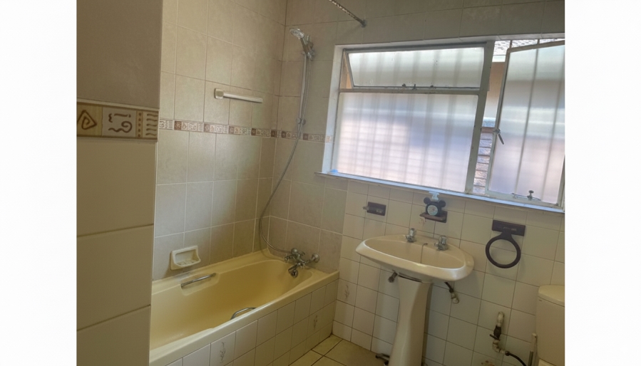 4 Bedroom Property for Sale in Vorna Valley Gauteng