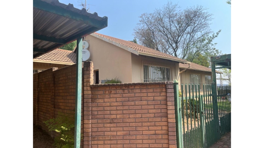 4 Bedroom Property for Sale in Vorna Valley Gauteng