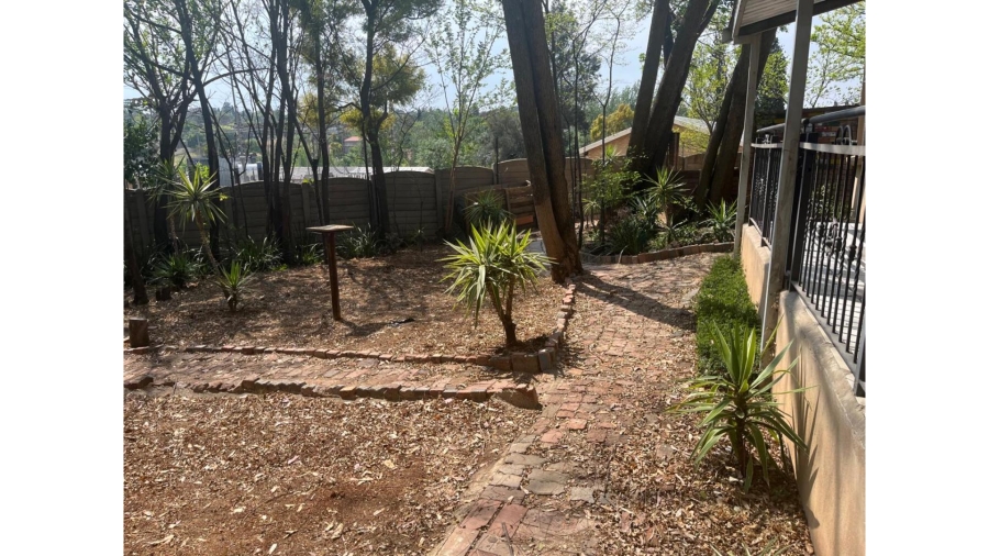 4 Bedroom Property for Sale in Vorna Valley Gauteng