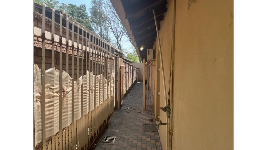 4 Bedroom Property for Sale in Vorna Valley Gauteng