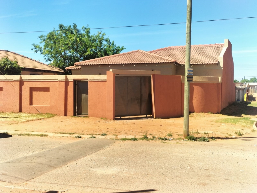 3 Bedroom Property for Sale in Kagiso Gauteng