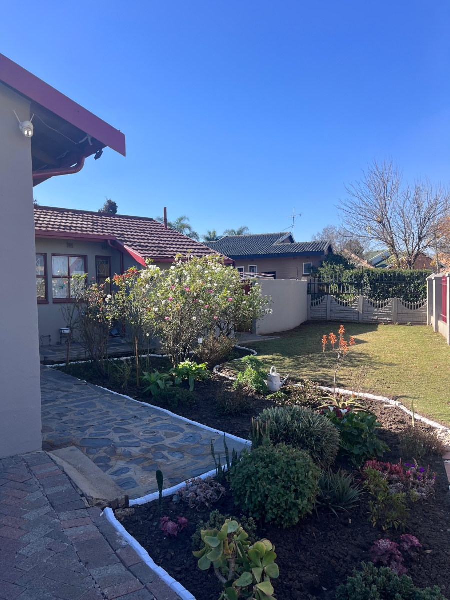 3 Bedroom Property for Sale in Brackendowns Gauteng