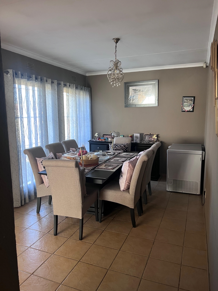 3 Bedroom Property for Sale in Brackendowns Gauteng