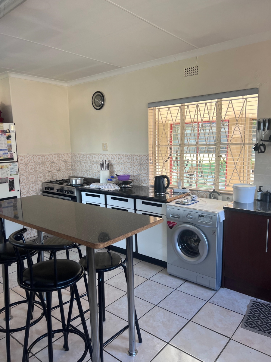 3 Bedroom Property for Sale in Brackendowns Gauteng