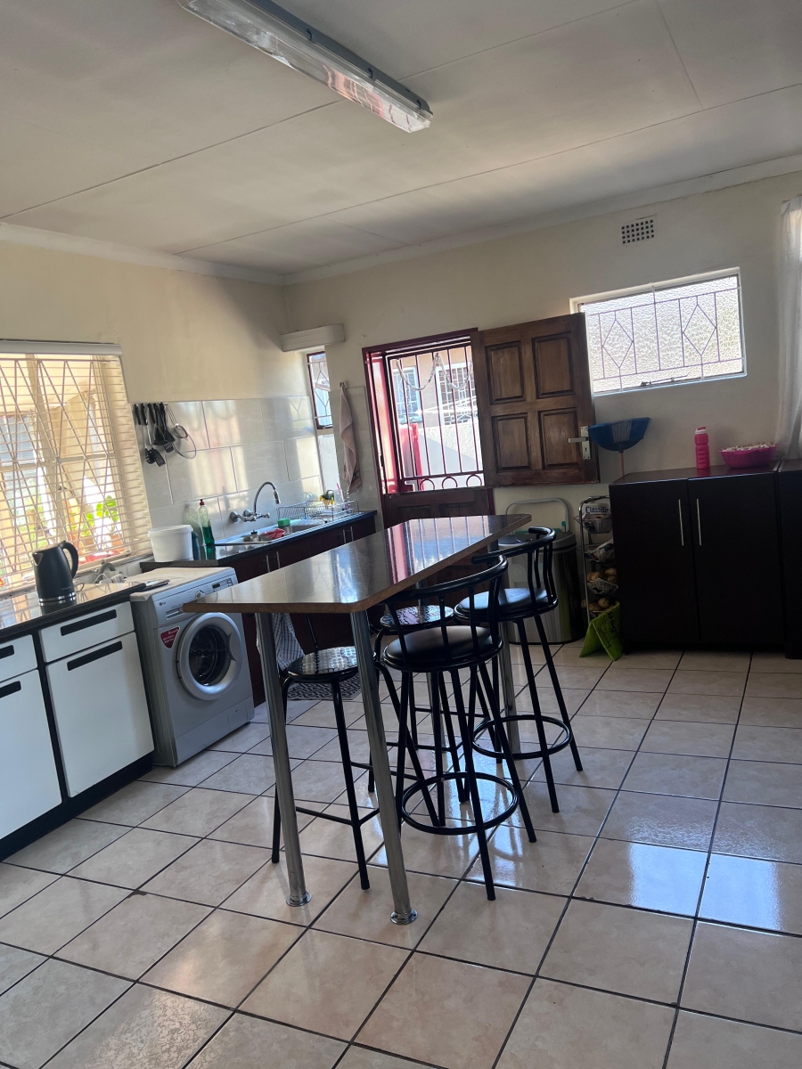 3 Bedroom Property for Sale in Brackendowns Gauteng