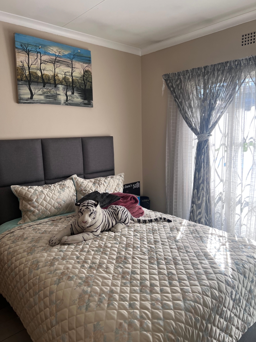 3 Bedroom Property for Sale in Brackendowns Gauteng