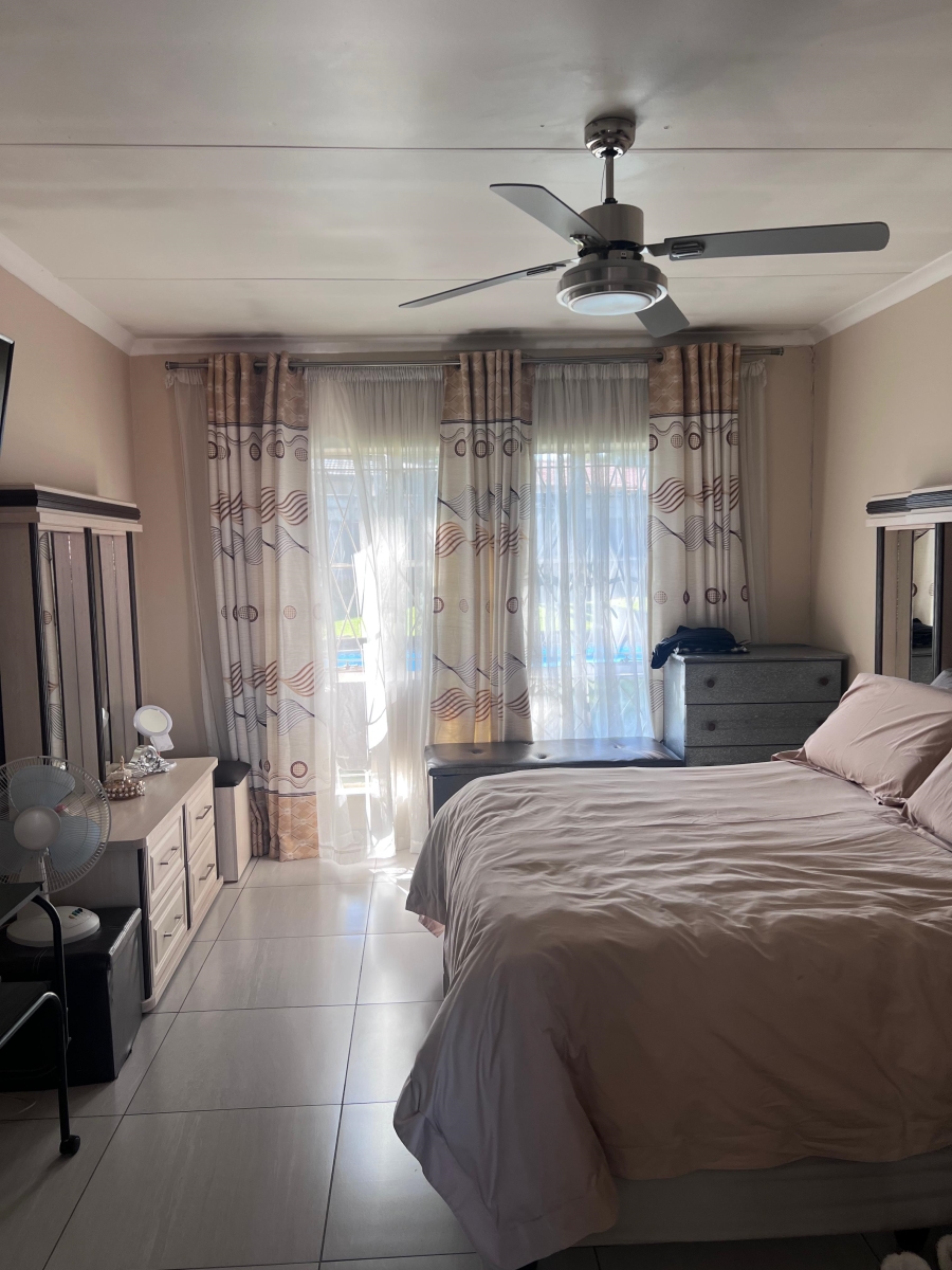 3 Bedroom Property for Sale in Brackendowns Gauteng