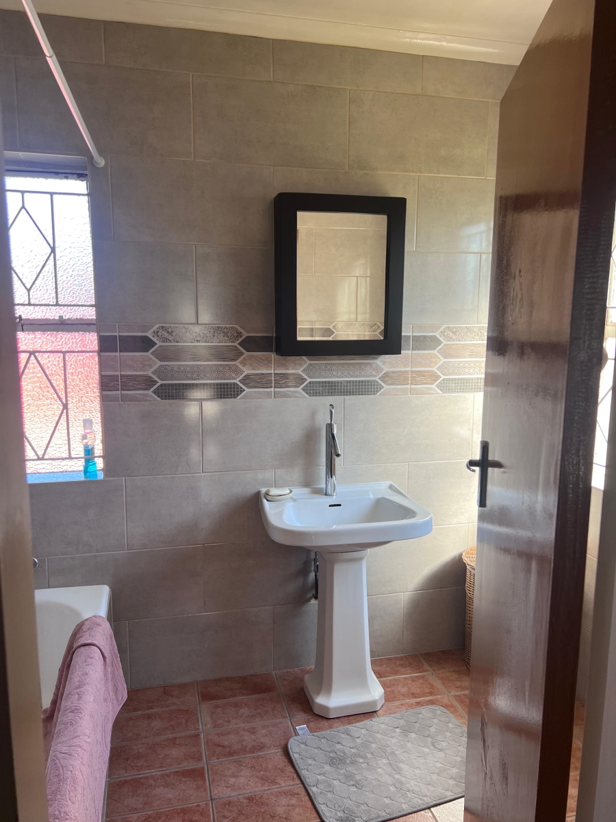 3 Bedroom Property for Sale in Brackendowns Gauteng