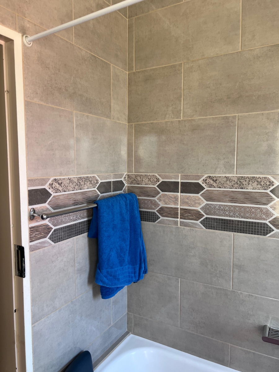 3 Bedroom Property for Sale in Brackendowns Gauteng