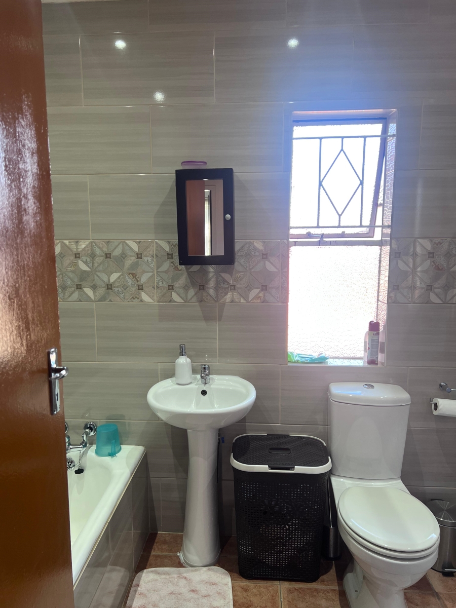 3 Bedroom Property for Sale in Brackendowns Gauteng