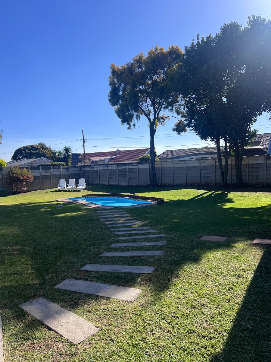 3 Bedroom Property for Sale in Brackendowns Gauteng