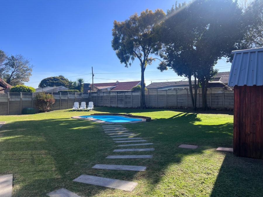 3 Bedroom Property for Sale in Brackendowns Gauteng