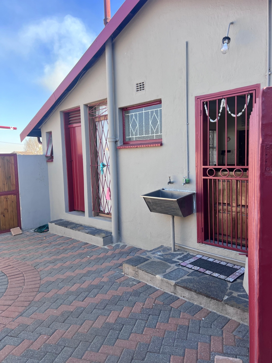 3 Bedroom Property for Sale in Brackendowns Gauteng