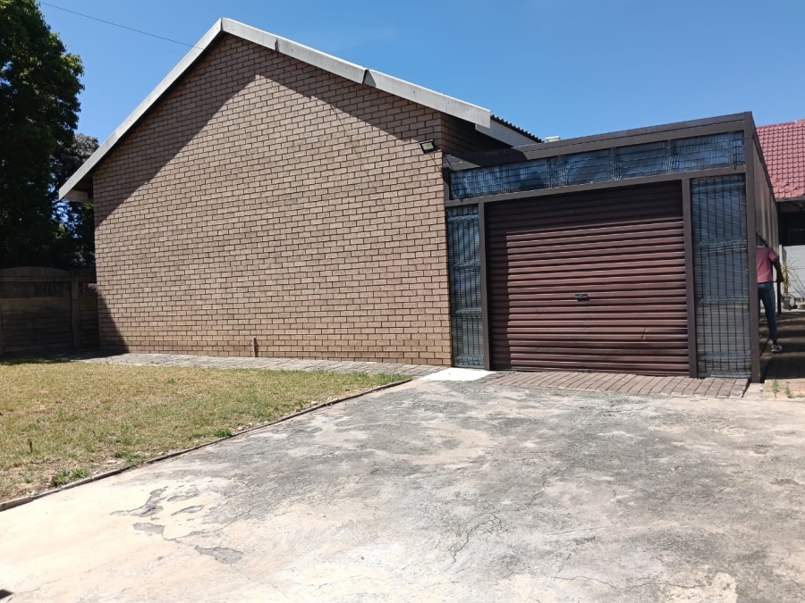 3 Bedroom Property for Sale in Greenhills Gauteng
